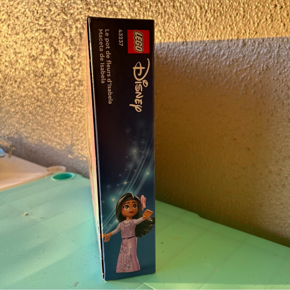 LEGO Disney Encanto Isabelas Flowerpot 43237 NIB - Picture 4 of 10